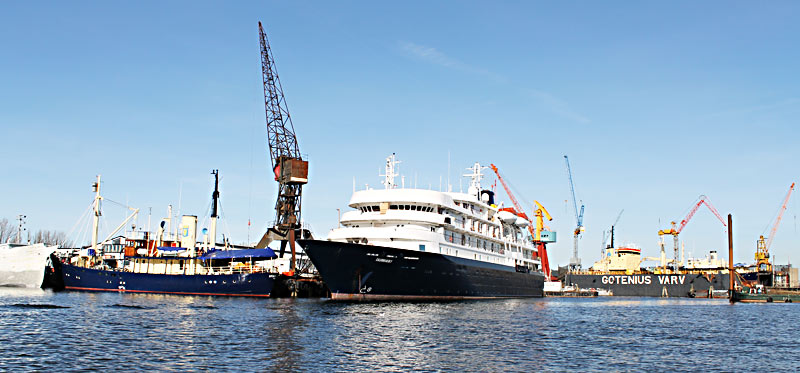 M/S Stockholm, M/S Caledonian Sky och M/S Scandica vid Gotenius varv.